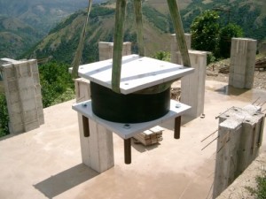 Edificio con isolamento sismico in Romagnano al Monte (SA)